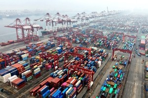 China sets lowest growth target since 1991