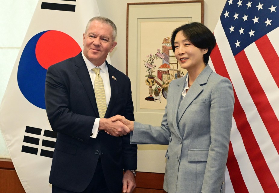 Top US diplomat for East Asia meets Seoul officials