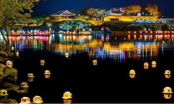 Jinju Namgang Yudeung Festival (South Gyeongsang Province)
