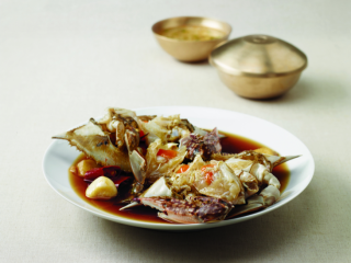 Crabs of spring tide: Ganjanggejang with roe